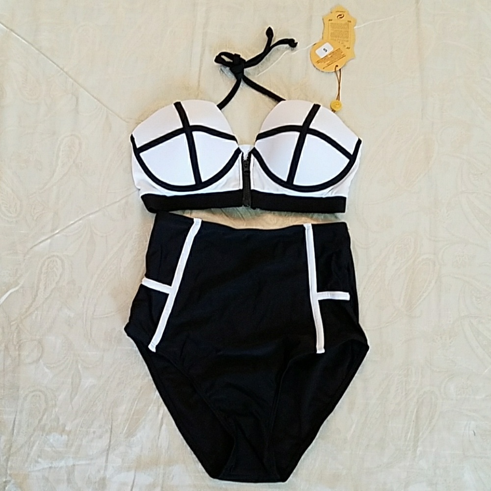 $80⬇☇Flash Sale⚡1 left! B&W Push-up 2pc Swimsuit - Picture 3 of 6